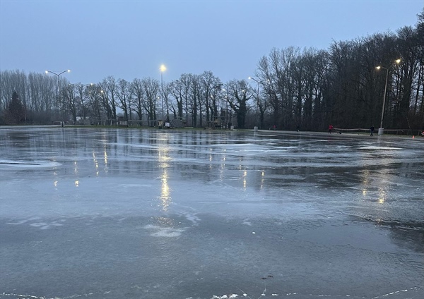 We kunnen buiten schaatsen!