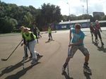 Basisscholen volgen clinic Skatehockey